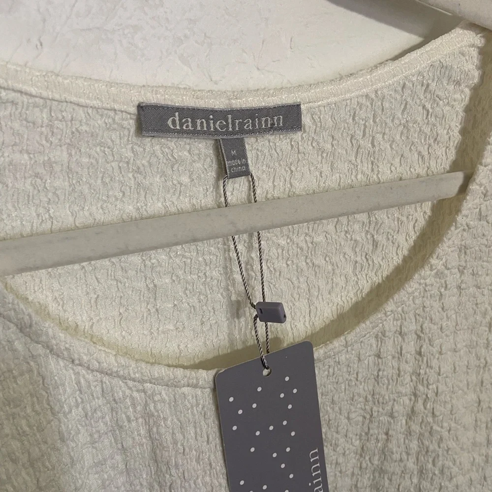 NWT Daniel Rainn White Textured Balloon Sleeved Women's Top